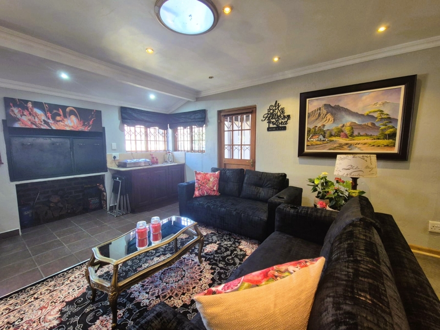 3 Bedroom Property for Sale in Three Rivers Proper Gauteng