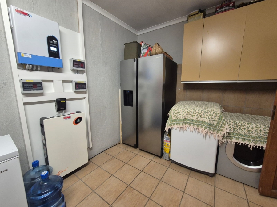 3 Bedroom Property for Sale in Three Rivers Proper Gauteng