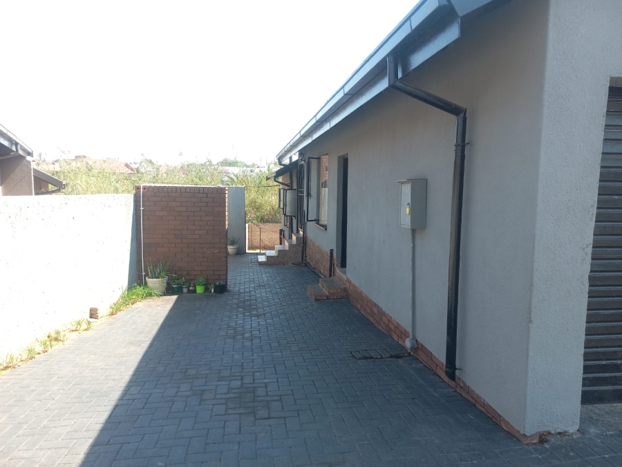 3 Bedroom Property for Sale in Soshanguve BB Gauteng