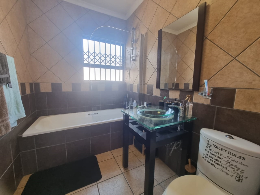 3 Bedroom Property for Sale in Vanderbijlpark SE 2 Gauteng