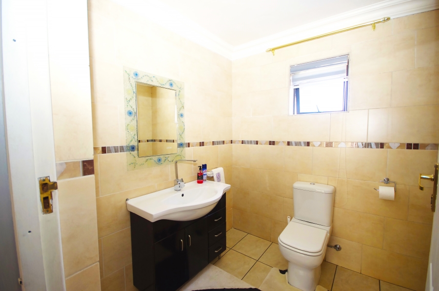 4 Bedroom Property for Sale in Bardene Gauteng