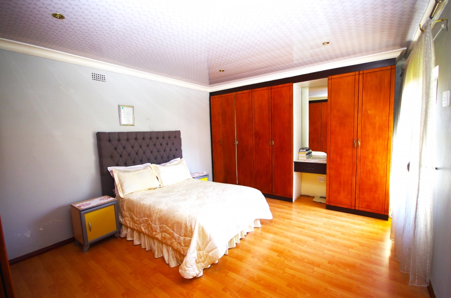 4 Bedroom Property for Sale in Bardene Gauteng