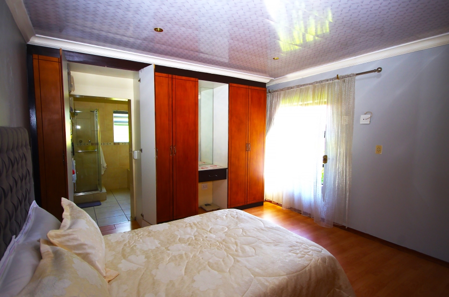 4 Bedroom Property for Sale in Bardene Gauteng