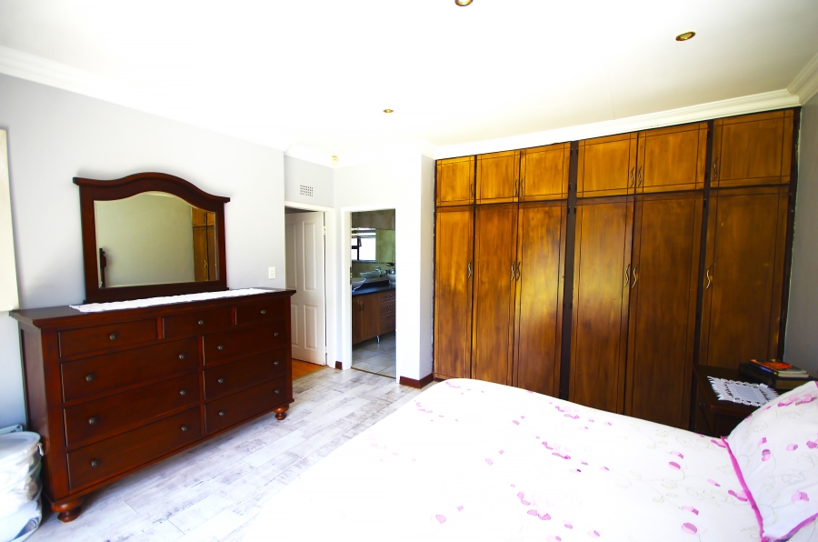 4 Bedroom Property for Sale in Bardene Gauteng