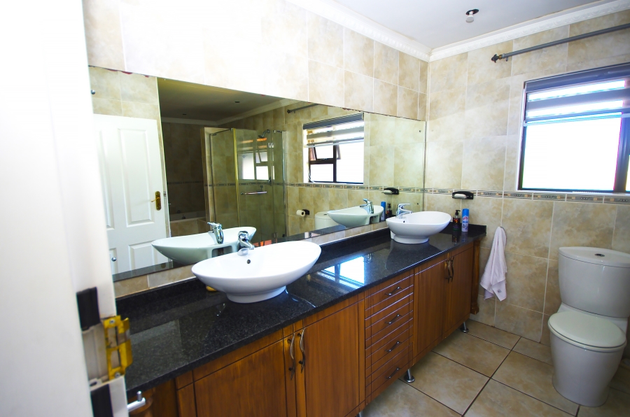 4 Bedroom Property for Sale in Bardene Gauteng