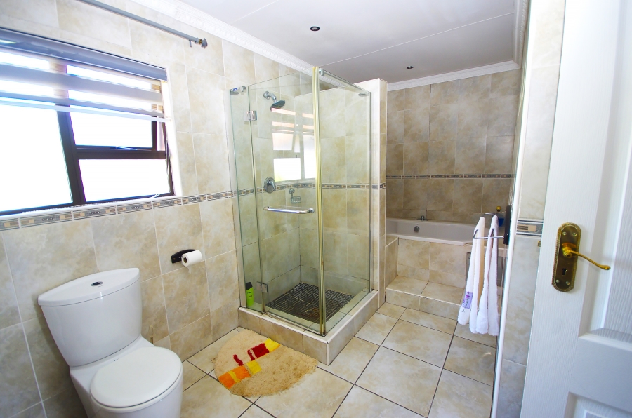 4 Bedroom Property for Sale in Bardene Gauteng