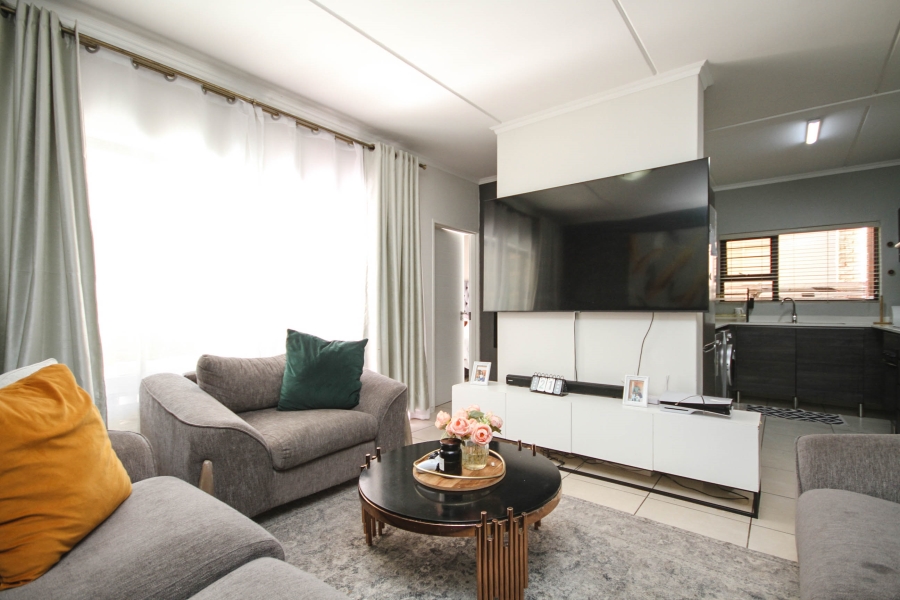 3 Bedroom Property for Sale in Greenstone Crest Gauteng