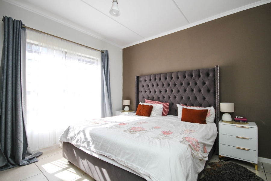 3 Bedroom Property for Sale in Greenstone Crest Gauteng