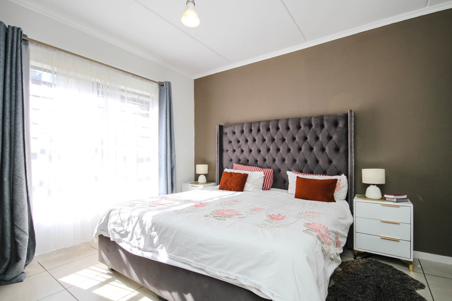 3 Bedroom Property for Sale in Greenstone Crest Gauteng