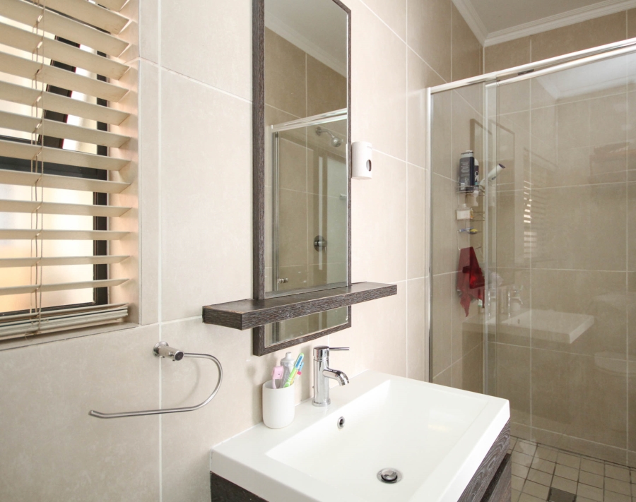 3 Bedroom Property for Sale in Greenstone Crest Gauteng
