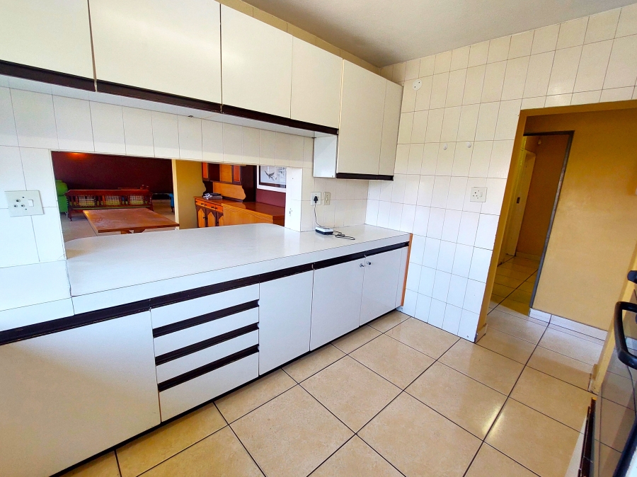 7 Bedroom Property for Sale in Lukasrand Gauteng