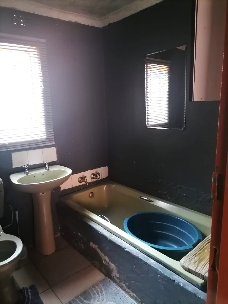 3 Bedroom Property for Sale in Moleleki Gauteng