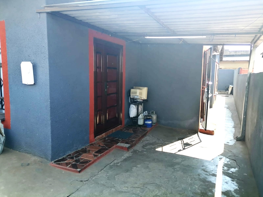 3 Bedroom Property for Sale in Moleleki Gauteng