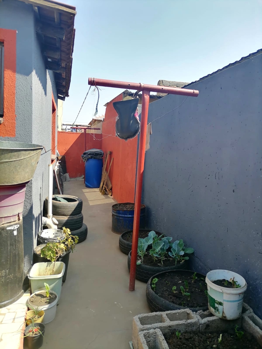 3 Bedroom Property for Sale in Moleleki Gauteng