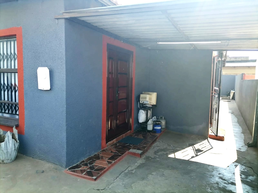 3 Bedroom Property for Sale in Moleleki Gauteng