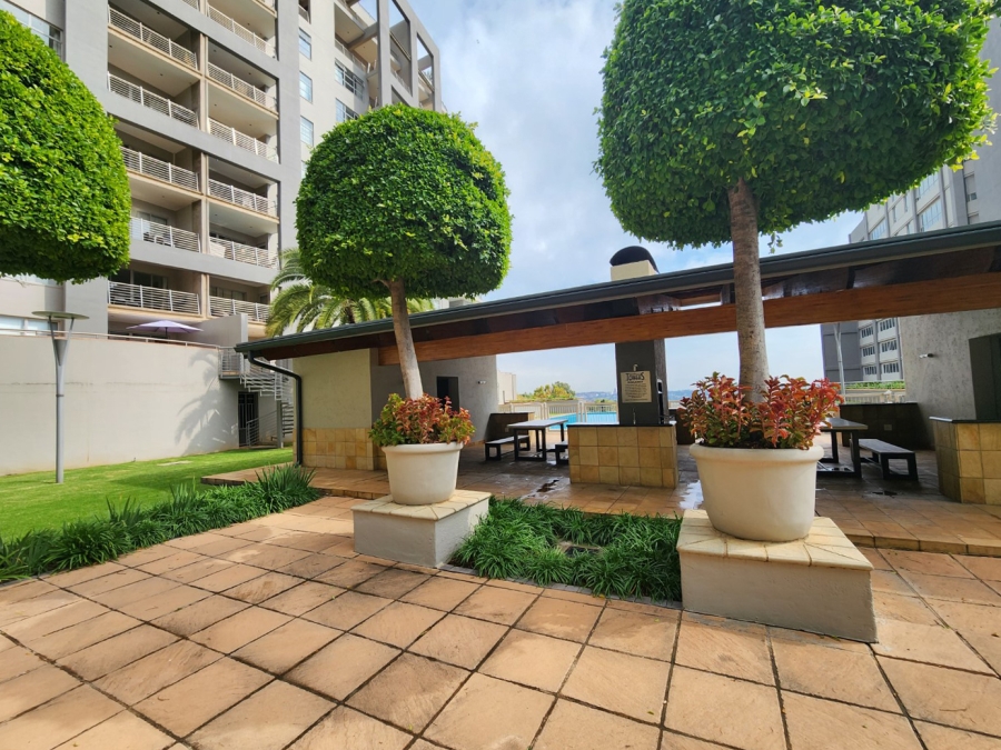 To Let 2 Bedroom Property for Rent in Sandhurst Gauteng
