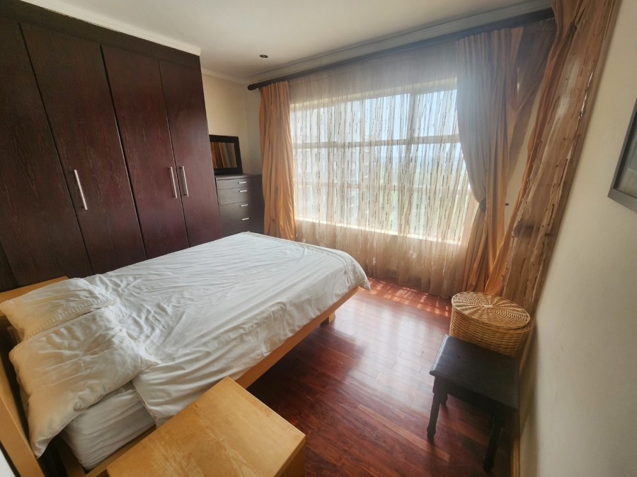 To Let 2 Bedroom Property for Rent in Sandhurst Gauteng