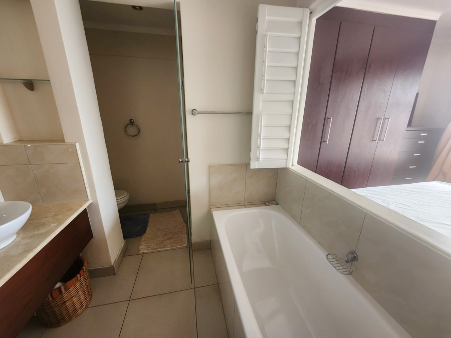 To Let 2 Bedroom Property for Rent in Sandhurst Gauteng