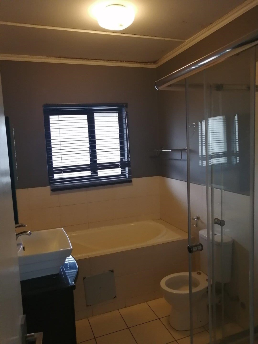 To Let 2 Bedroom Property for Rent in Noordwyk Gauteng