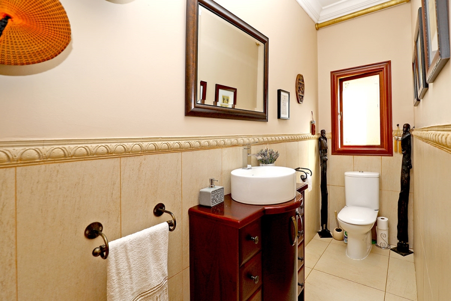 4 Bedroom Property for Sale in Broadacres Gauteng