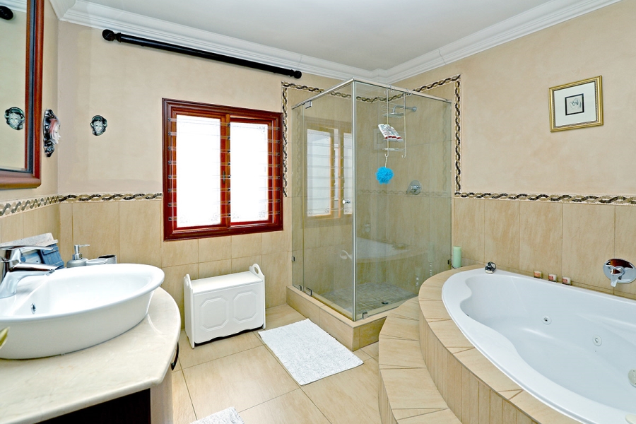 4 Bedroom Property for Sale in Broadacres Gauteng