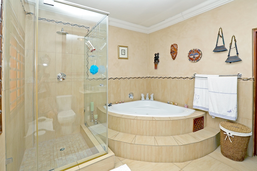 4 Bedroom Property for Sale in Broadacres Gauteng