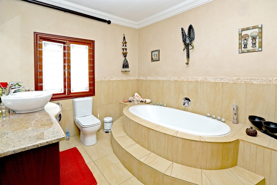 4 Bedroom Property for Sale in Broadacres Gauteng