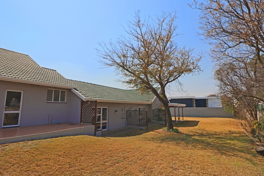 7 Bedroom Property for Sale in Bryanston Gauteng