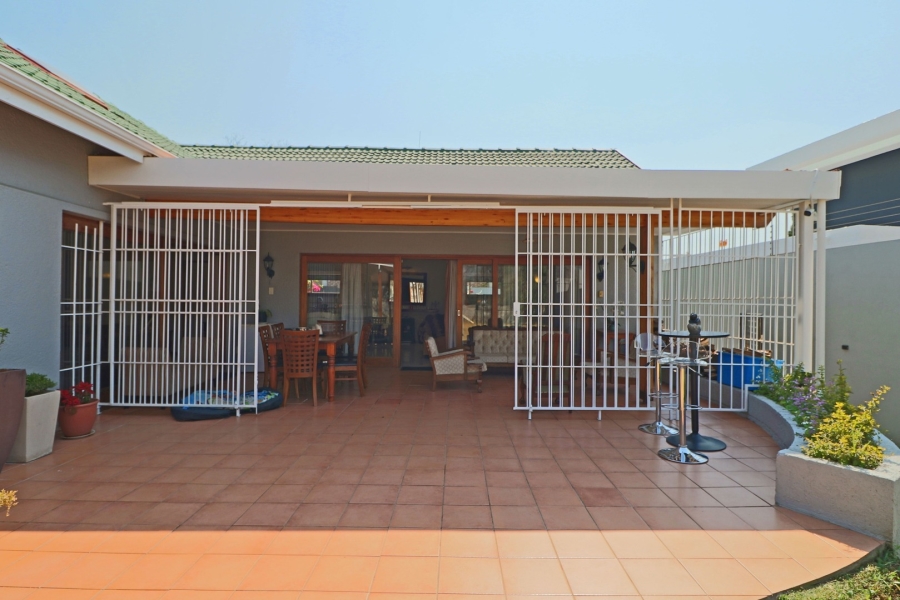 7 Bedroom Property for Sale in Bryanston Gauteng