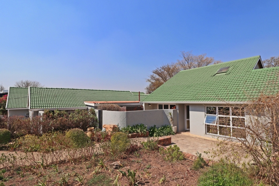 7 Bedroom Property for Sale in Bryanston Gauteng