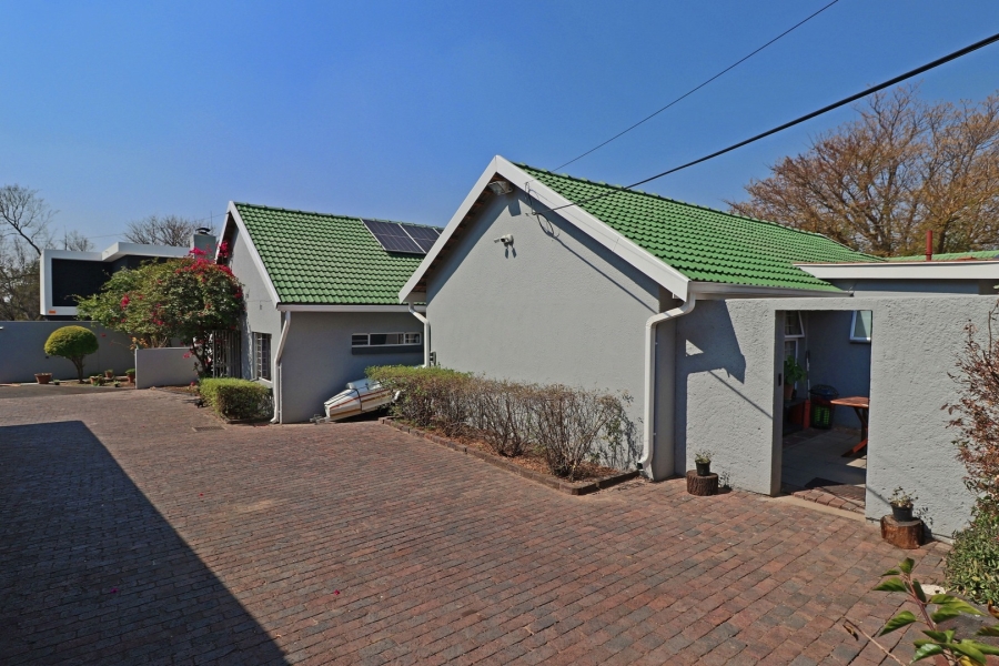7 Bedroom Property for Sale in Bryanston Gauteng