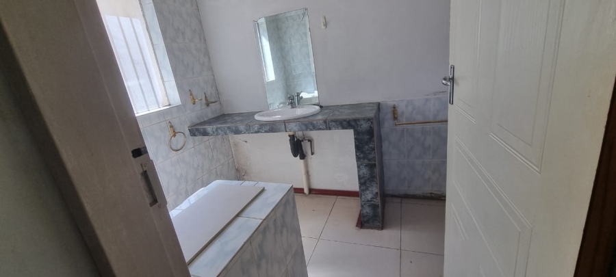 3 Bedroom Property for Sale in Cyrildene Gauteng
