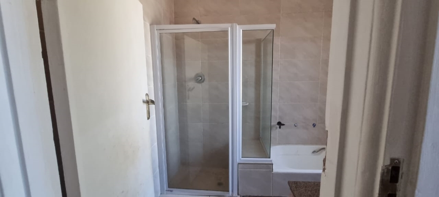 3 Bedroom Property for Sale in Cyrildene Gauteng