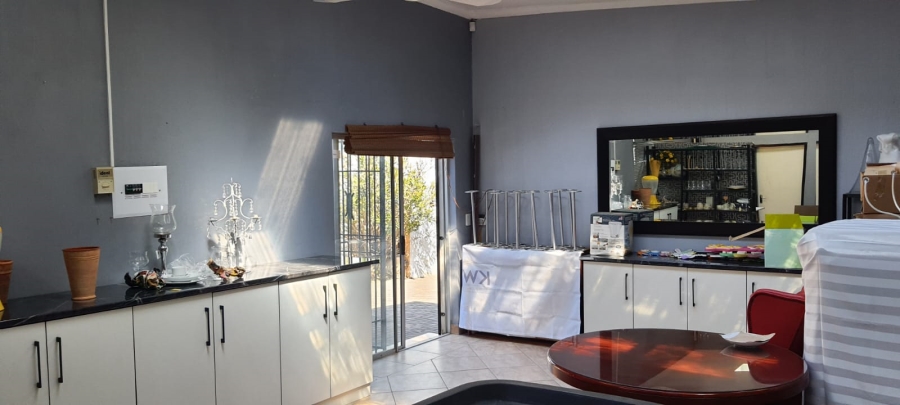 5 Bedroom Property for Sale in Edendale Gauteng