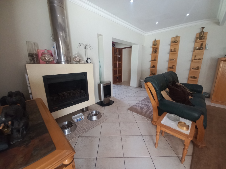 5 Bedroom Property for Sale in Croydon Gauteng