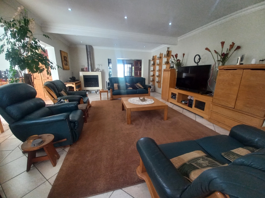 5 Bedroom Property for Sale in Croydon Gauteng