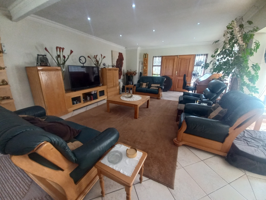 5 Bedroom Property for Sale in Croydon Gauteng