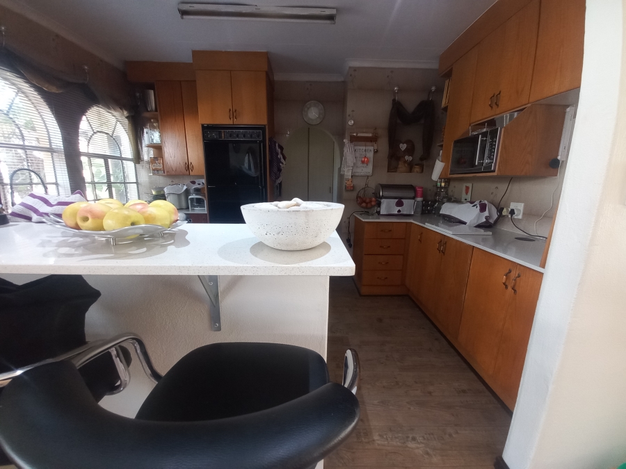 5 Bedroom Property for Sale in Croydon Gauteng