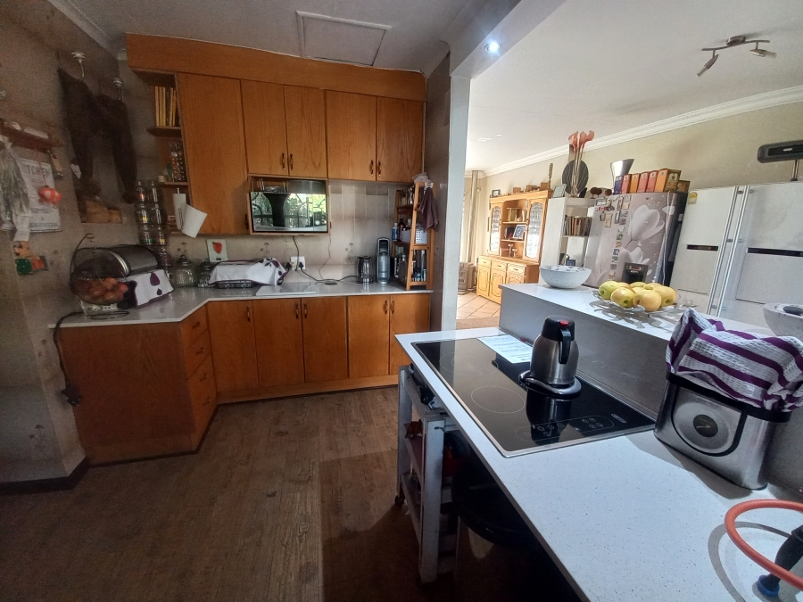 5 Bedroom Property for Sale in Croydon Gauteng