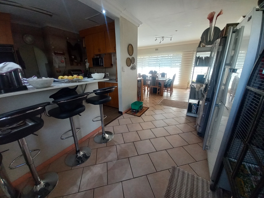 5 Bedroom Property for Sale in Croydon Gauteng