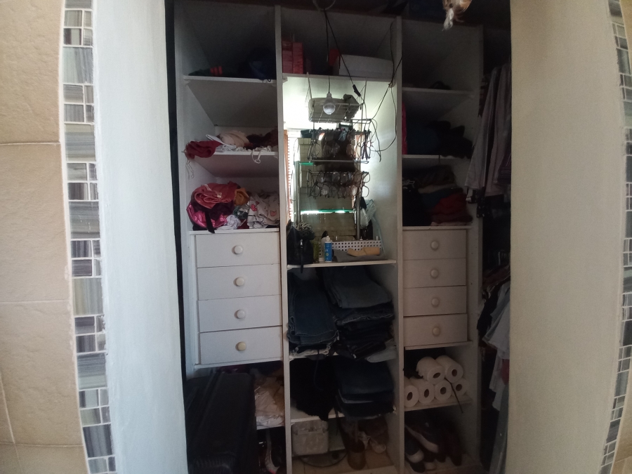 5 Bedroom Property for Sale in Croydon Gauteng