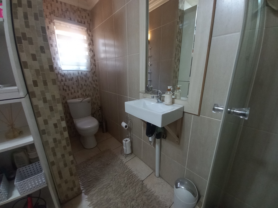 5 Bedroom Property for Sale in Croydon Gauteng