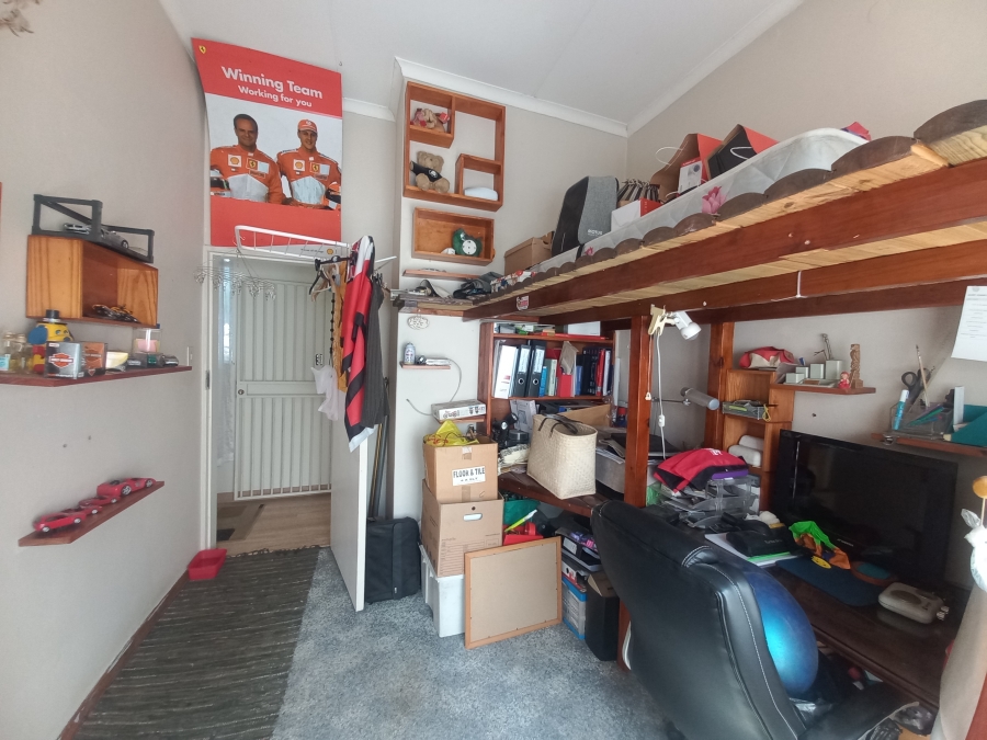 5 Bedroom Property for Sale in Croydon Gauteng