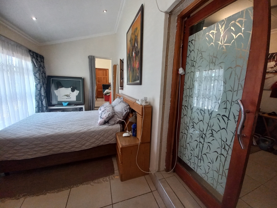 5 Bedroom Property for Sale in Croydon Gauteng