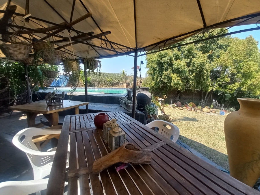 5 Bedroom Property for Sale in Croydon Gauteng