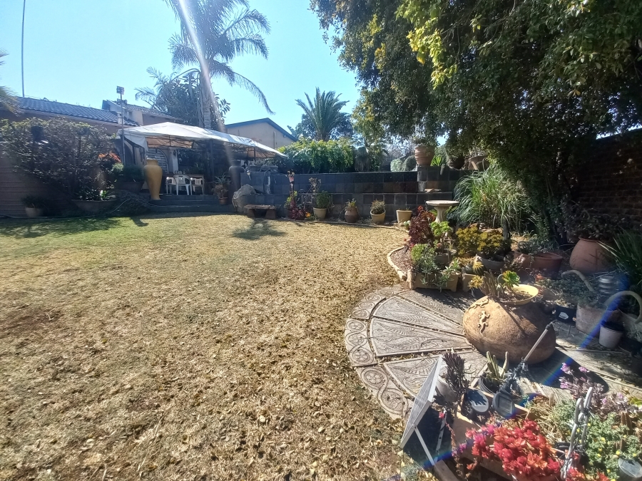 5 Bedroom Property for Sale in Croydon Gauteng