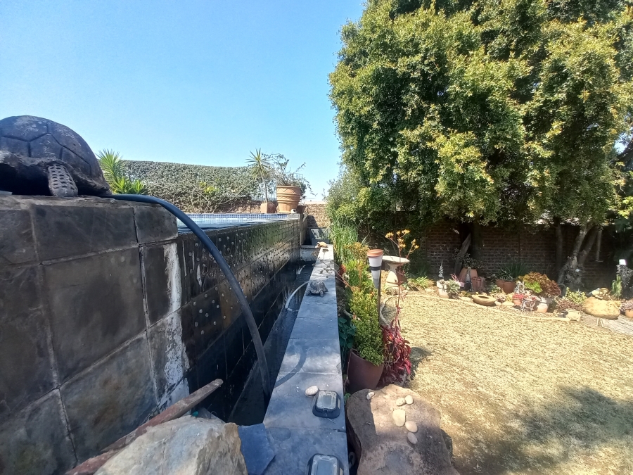 5 Bedroom Property for Sale in Croydon Gauteng