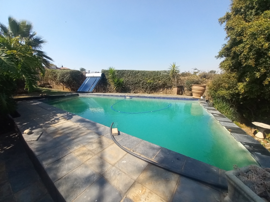 5 Bedroom Property for Sale in Croydon Gauteng