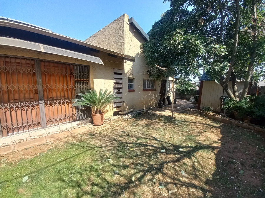5 Bedroom Property for Sale in Croydon Gauteng