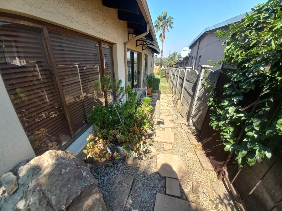 5 Bedroom Property for Sale in Croydon Gauteng